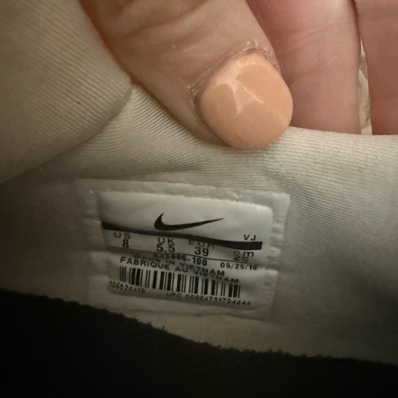 Nike Black and White Slip-On Shoes - Picture 6 of 7